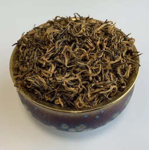 Черный красный чай Хун Би Ло Чунь 100 г