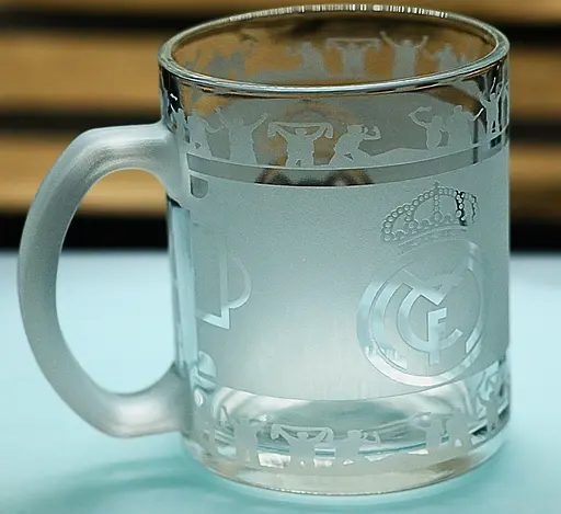 Скляна чашка 320 мл Реал Мадрид Real Madrid  з гравіюванням подарунок для фаната ФК  футбольна кружка кругова - фото 2