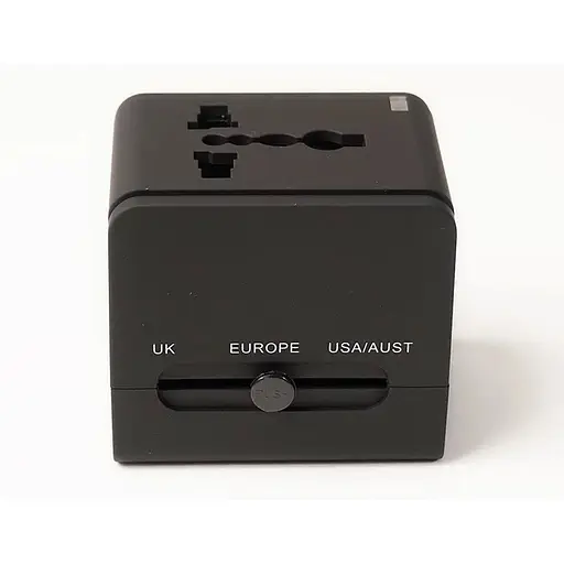 Универсальный дорожный сетевой переходник PowerPlant c USB 220V 6A