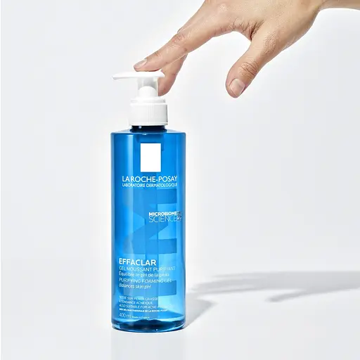 Набір La Roche-Posay Effaclar: Очищувальний гель-мус  для жирної та проблемної шкіри 400 мл Гідроколоїдні мультифункціональні патчі Duo+ M Patch для захисту точкової дії 22 шт. - фото 13