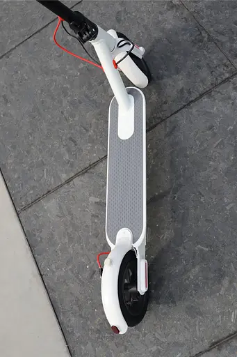 Электросамокат KUGOO M365 PRO Max 500W 11 Ah белый с алюминиевой рамой и надувными колесами - фото 10