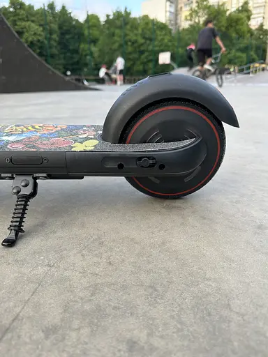 Детский электросамокат GIANT Kids E10 PRO 4.4Ah черный + Bluetooth колонка - фото 4