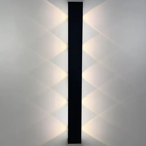 Бра Line F із ефектним світлом у чорному корпусі 60х6 см Арт. WB51/610 BK  - фото 1