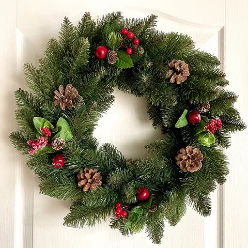 Рождественский венок Hvoya Elegant из искусственной хвои с зеленым декором 50 см