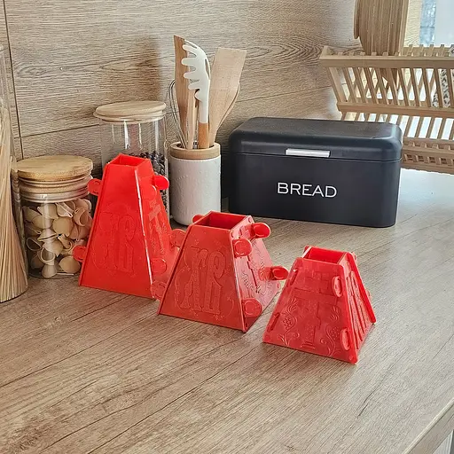 Набір розбірних форм з 3 штук для сирної паски 1.0 кг / 0.5 кг / 0.3 кг, Ласунка Червоний 83074 - фото 1