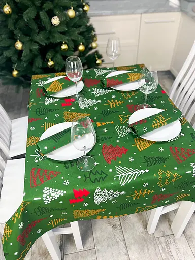 Водоотталкивающая Скатерть новогодняя с принтом Елки 220х140 см (+ 4 салфетки 30х40) Зеленый - фото 2