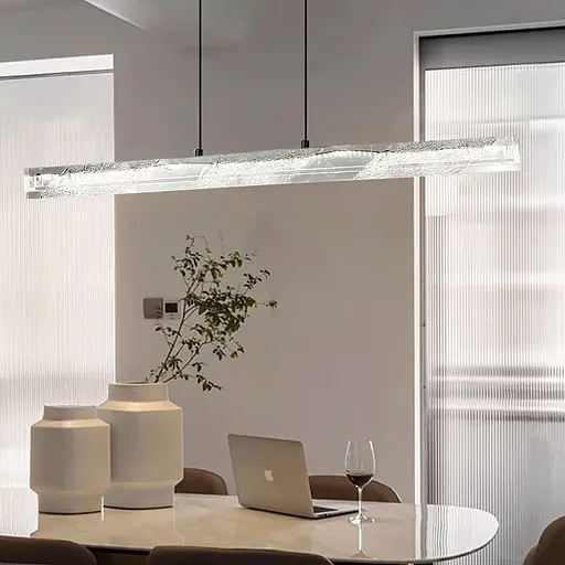 Люстра с подвесным удлиненным корпусом из прозрачного рельефного акрила 100 см Line F | Ст. MJ372-L1000 BK - фото 1