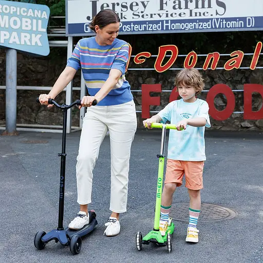 Самокат Micro Maxi Deluxe Neon LED Зелений папуга (MMD232) - фото 10