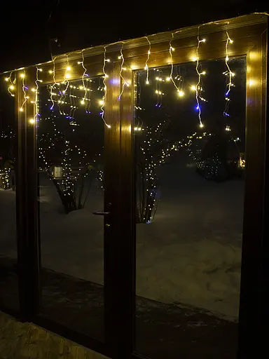 Світлодіодна гірлянда Бахрома на вікно Тепло-біла 2,5 метра 100 LED Laplandia світлодіодна від мережі (ww.02.5Т.100+) - фото 3