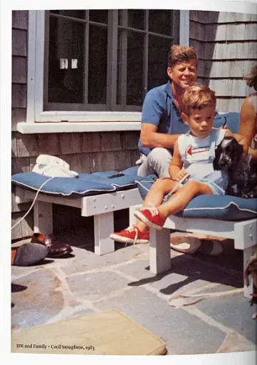 The Dog in Photography. 1839-Today - фото 4