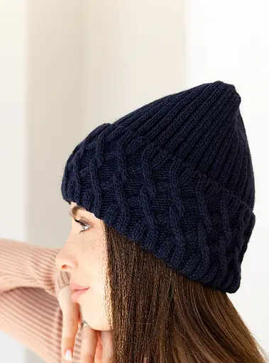 Женская зимняя шапка Виктория из шерсти 20% с узором и флисовой подкладкой темно Синий - фото 2