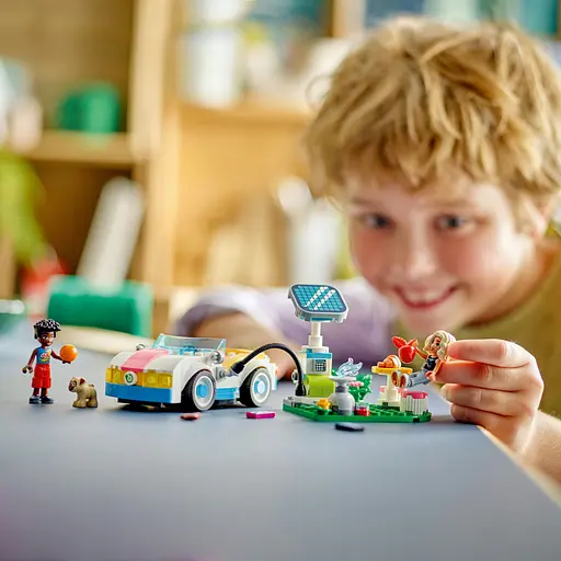 Конструктор LEGO Friends Электромобиль и зарядное устройство 170 детали (42609) - фото 4