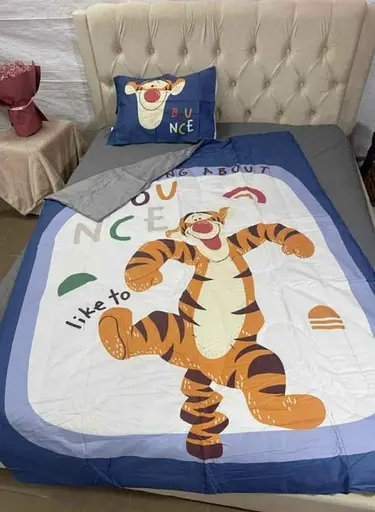 Комплект постельного белья с летним одеялом Laura Grand 100% котон - полуторный набор с наволочкой тигер - фото 1