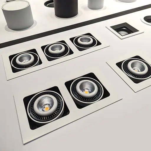 Точковий світильник Skarlat RGL7115-3 3×12W WH+BK 3000K - фото 5