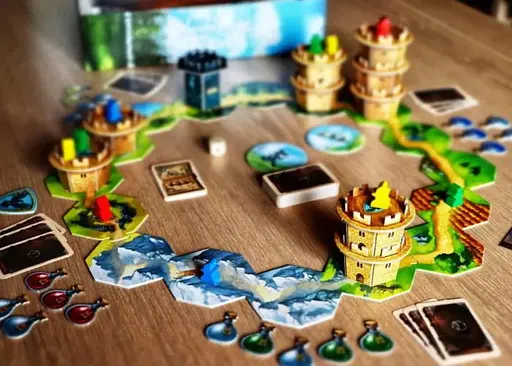 Настольная игра Capstone Games Блуждающие башни (Wandering Towers) (англ.) (ABTOW01) - фото 3