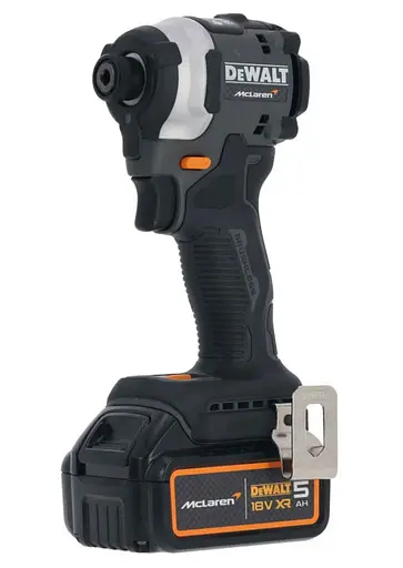 Шуруповерт набор из двух аккумуляторных инструментов DeWalt McLaren F1 Team Limited Edition DCK200MP2T - фото 5