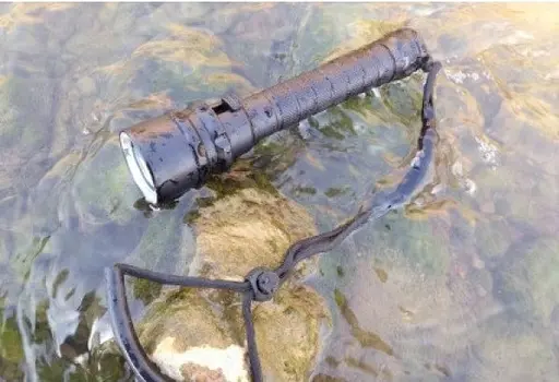 Фонарь подводный Police 8799 T6 Фонарик для дайвинга - фото 7