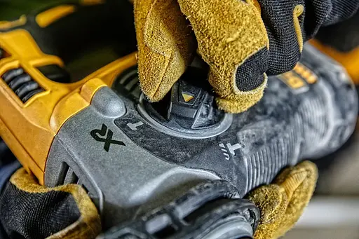 Перфоратор акумуляторний DeWalt SDS-Plus XR Li-Ion 18 В 5 Аг (DCH274P2T) - фото 5