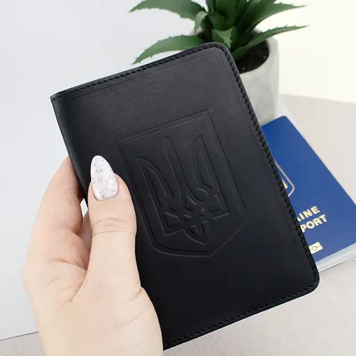 Обложка на паспорт кожаная с гербом HC-0074-1 Украины черная матовая - фото 4