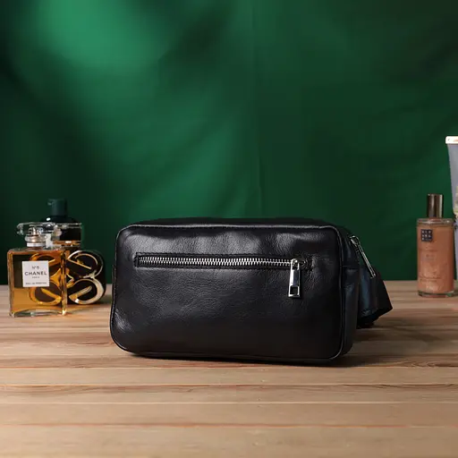 Прямокутна сумка-бананка для чоловіків із натуральної глянсової шкіри SHVIGEL 21х11х5,5 см sum0027510 - фото 9