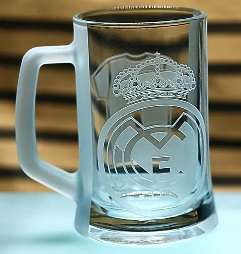 Пивний келих 660 мл Реал Мадрид Real Madrid з гравіюванням подарунок для фаната  футбольний кухоль Роналдо - фото 2