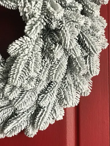 Венок хвойный рождественский Hvoya Lux литой заснеженный 60 см - фото 2