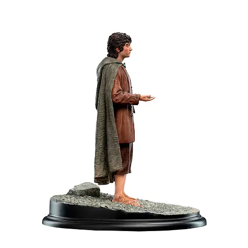 Статуэтка Lord of The Rings Frodo Baggins, Ringbearer Classic Series - фото 4