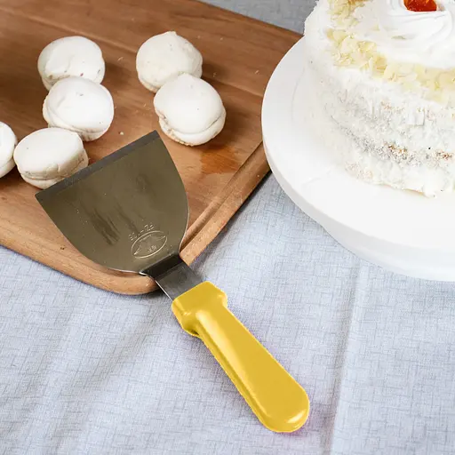 Шпатель скребок лопатка для теста из нержавеющей стали с пластиковой ручкой 25 см, Kitchen Master Желтый 85762 - фото 2