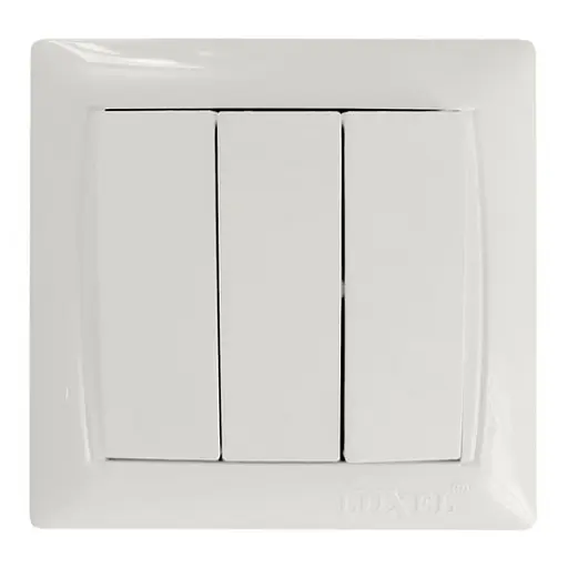Выключатель тройной встраиваемый закал.керамика Primera белая 3013 LUXEL - фото 1