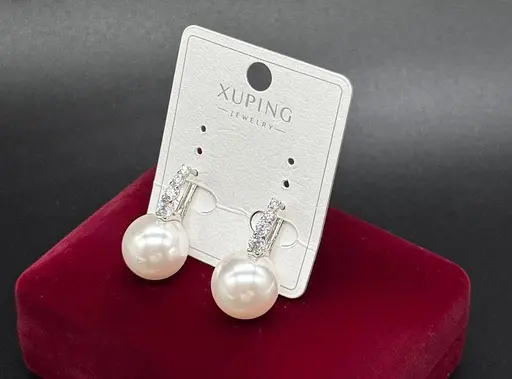 Сережки з перлинами гіпоалергенні з медичного сплаву Xuping перламутрові з перлиною під срібло - фото 1