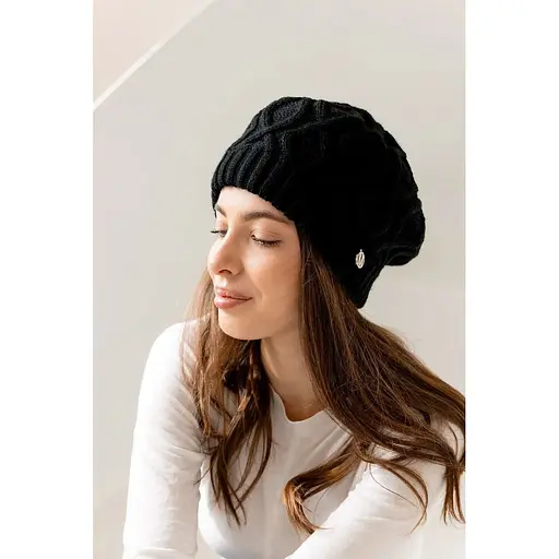 Женский зимний берет Оран из акрила и шерсти 80% с двойной вязкой Черный - фото 1