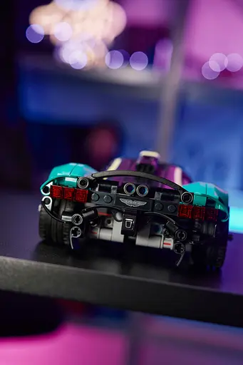 Конструктор LEGO Technic Aston Martin Valkyrie 707 деталей (42208) - фото 15