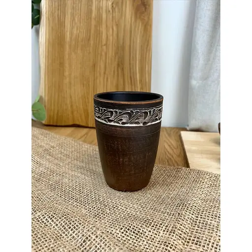 Склянка 0.4 літра керамічна (глиняна) різьблена Ангоб