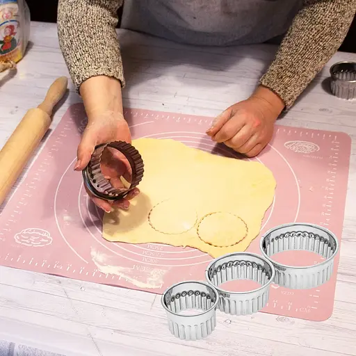 Набір хвилястих форм для оформлення салатів та висічки тіста для пельменів вареників Ø 8.5/7/5.5 см (3 шт.), Kitchette Сріблястий 85139 - фото 2