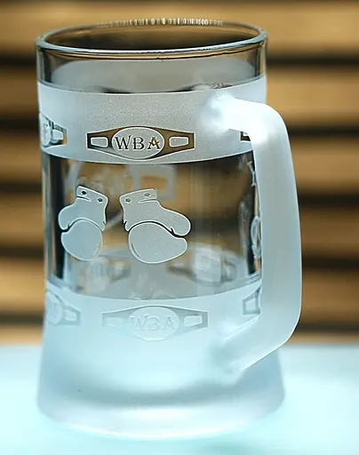 Пивний келих 660 мл Усік символ непереможності та волі до перемоги подарунок для фаната боксу кухоль з гравіюванням - фото 8