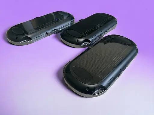 Портативна ігрова приставка Playstation Vita Fat 128 ГБ + 30 ігор + Гарантія - фото 2