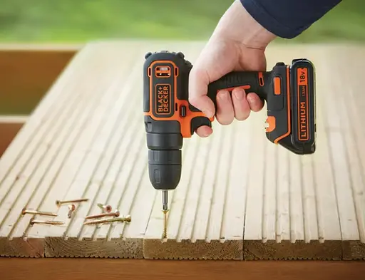 Аккумуляторная дрель-шуруповерт Black+Decker с АКБ и ЗП BDCD18 - фото 4