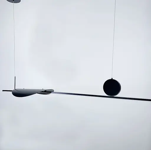 Мінімалістична підвісна люстра з чорному каркасі Line.F Довжина 90 см - фото 6