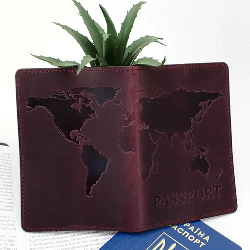 Обложка кожаная на загранпаспорт "Карта" (бордовая) - фото 3