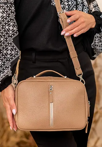 Женская кожаная сумка Avenue карамель флотар - фото 7