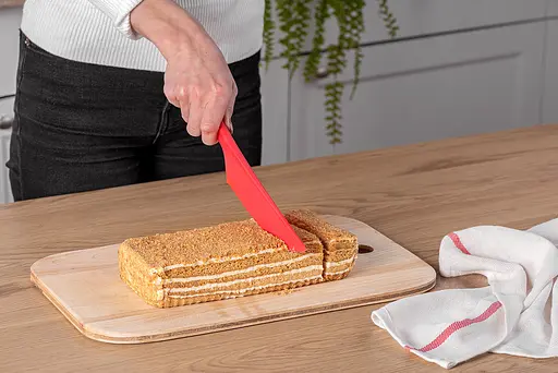 Пластиковий кухонний ніж для силіконового килимка крему, торта, тіста овочів та фруктів 30.5 см, Kitchette Червоний 83664 - фото 9