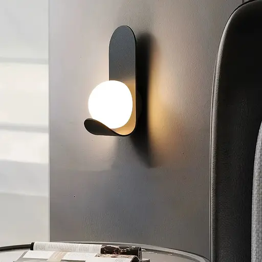 Бра із білим плафоном у чорному корпусі 25х12 см Арт. W 083/1 BK Line F - фото 1