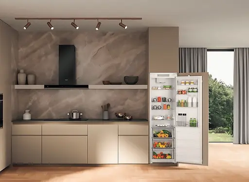 Холодильна камера Whirlpool вбудована, 177x54х54, 314л, А++, ST, інв., білий - фото 4