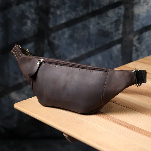 Зручна сумка-бананка для чоловіків із натуральної вінтажної шкіри SHVIGEL 34х12х4 см sum0027452 - фото 9