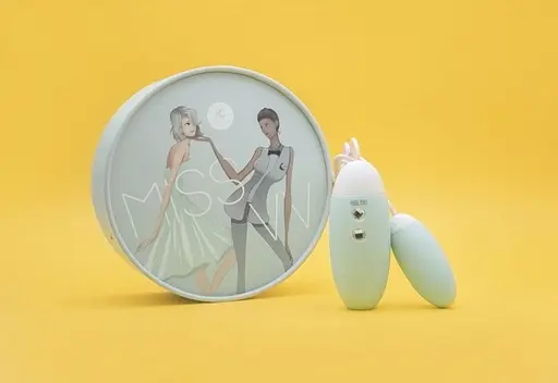 Вакуумный стимулятор с виброяйцом 2 в 1 KissToy Miss VV Cyan SO3621 (95848) - фото 6