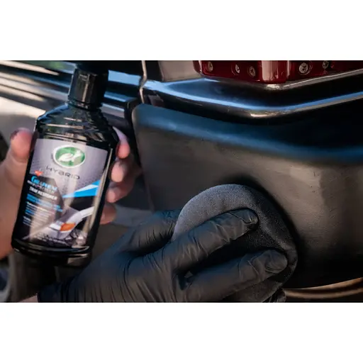 Поліроль-реставратор шин та пластику Turtle Wax HS Trim Restorer з керамікою та акрилом 300 мл - фото 3