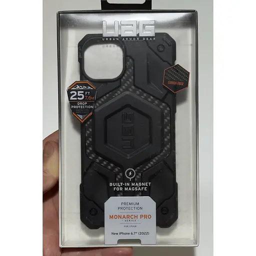 Оригинальный противоударный чехол UAG Monarch Pro MagSafe для iPhone 14 Plus/15 Plus Black 114029114040 - фото 8