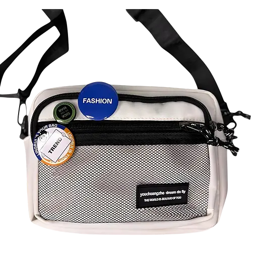 Детская сумка кросс-боди со значками в корейском стиле 17х22х7 см белая (25-577)