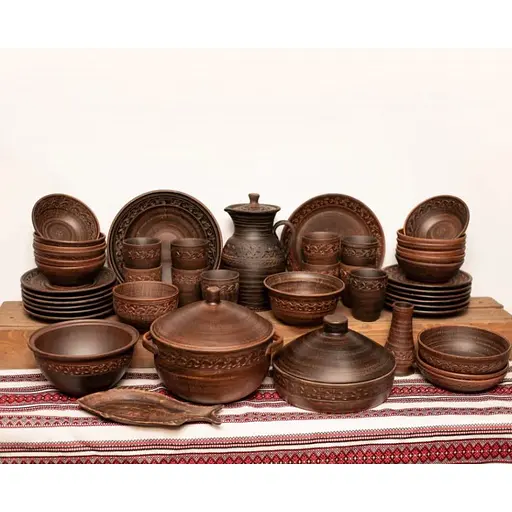 Різдвяний набір керамічного (глиняного) посуду Різдво у Великій Сім'ї на 12 осіб