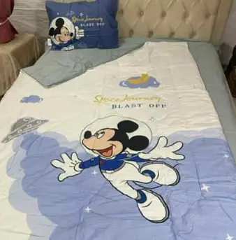 Комплект постельного белья с летним одеялом Laura Grand 100% котон - полуторный набор с наволочкой мики маус - фото 1